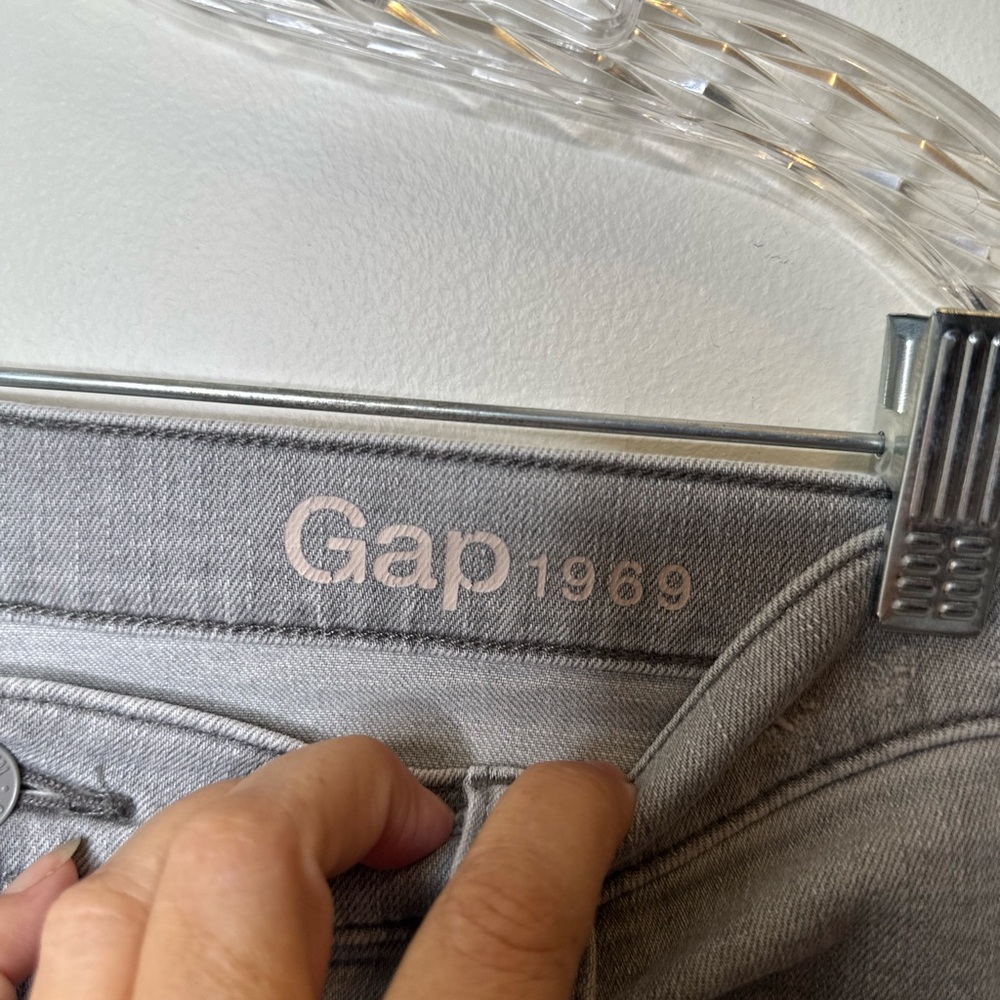 GAP Women's Grey Skinny Jeans - Picture 2 of 6